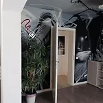 Moderne In Ruhiger Lage *