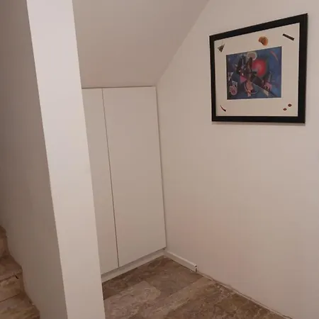 Moderne In Ruhiger Lage * ستولبرغ