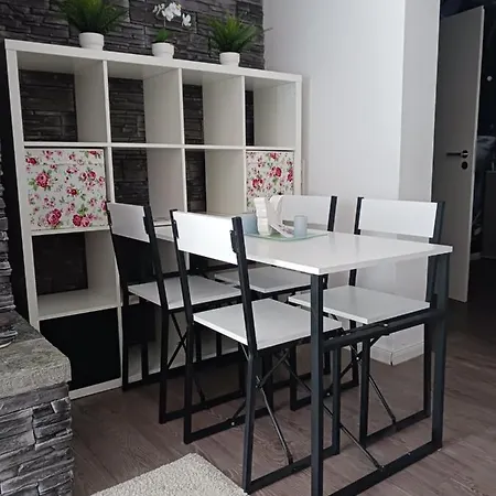 Moderne In Ruhiger Lage *