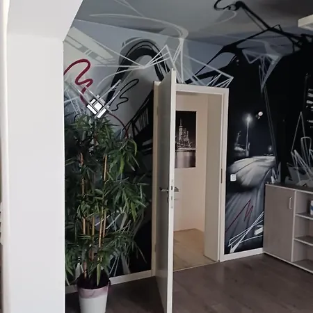 Moderne In Ruhiger Lage *