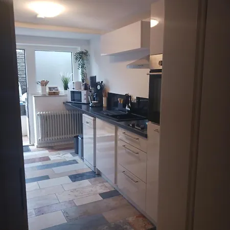 Moderne In Ruhiger Lage