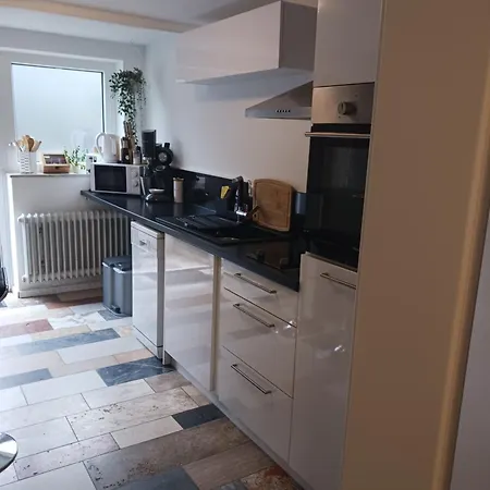 Moderne In Ruhiger Lage *