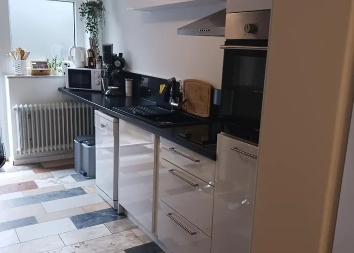 Moderne In Ruhiger Lage *