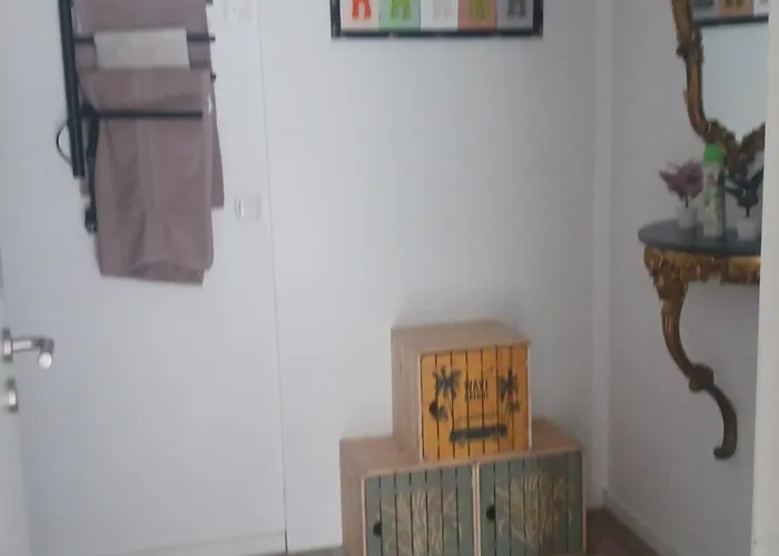 Moderne In Ruhiger Lage *